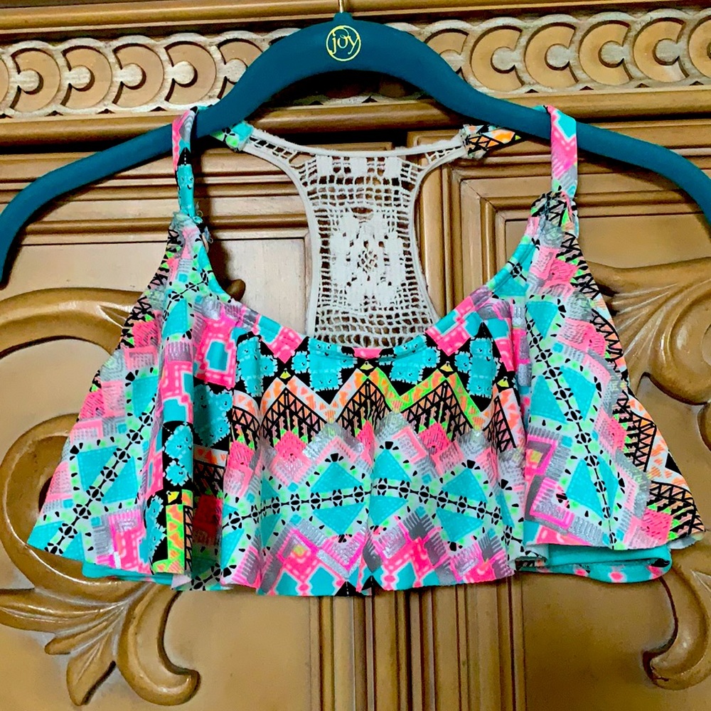 Arizona flounce bikini top geometric design guc M